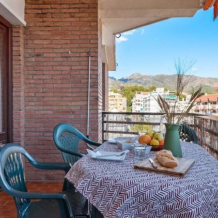 Central Beach Apartment With Free Parking And Pool Μαρμπέλλα Εξωτερικό φωτογραφία