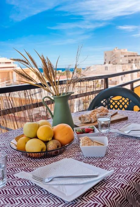 Central Beach Apartment With Free Parking And Pool Μαρμπέλλα Εξωτερικό φωτογραφία