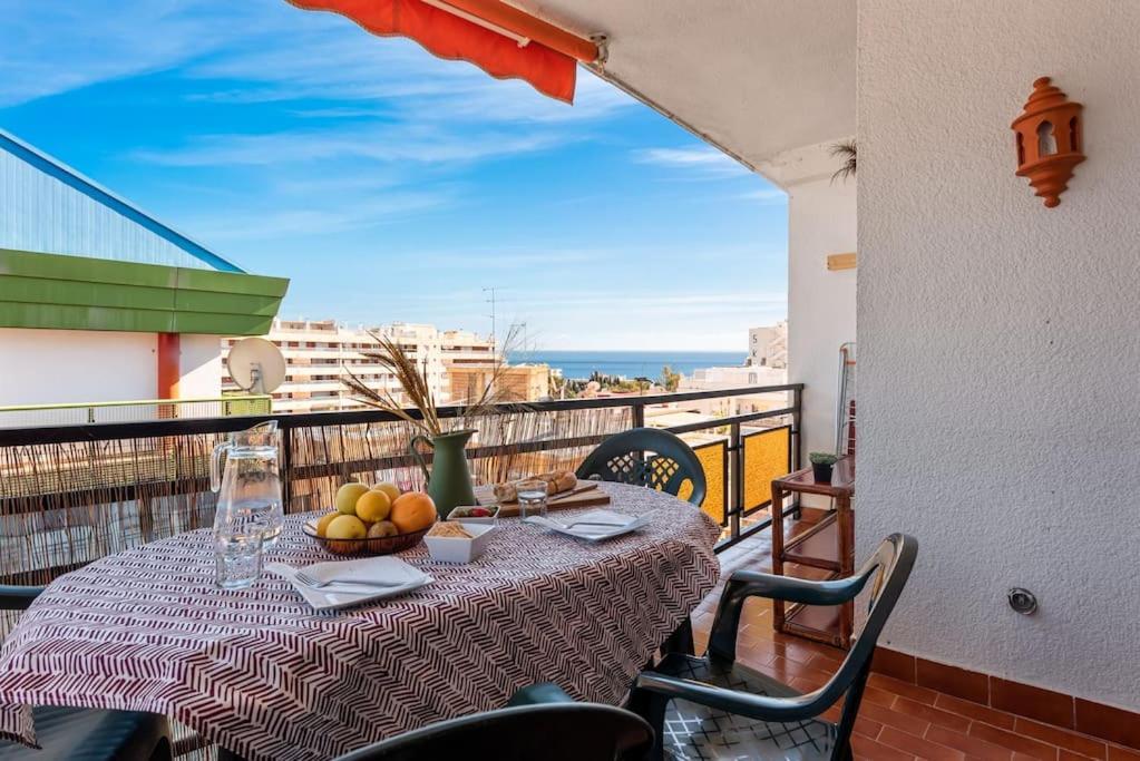 Central Beach Apartment With Free Parking And Pool Μαρμπέλλα Εξωτερικό φωτογραφία