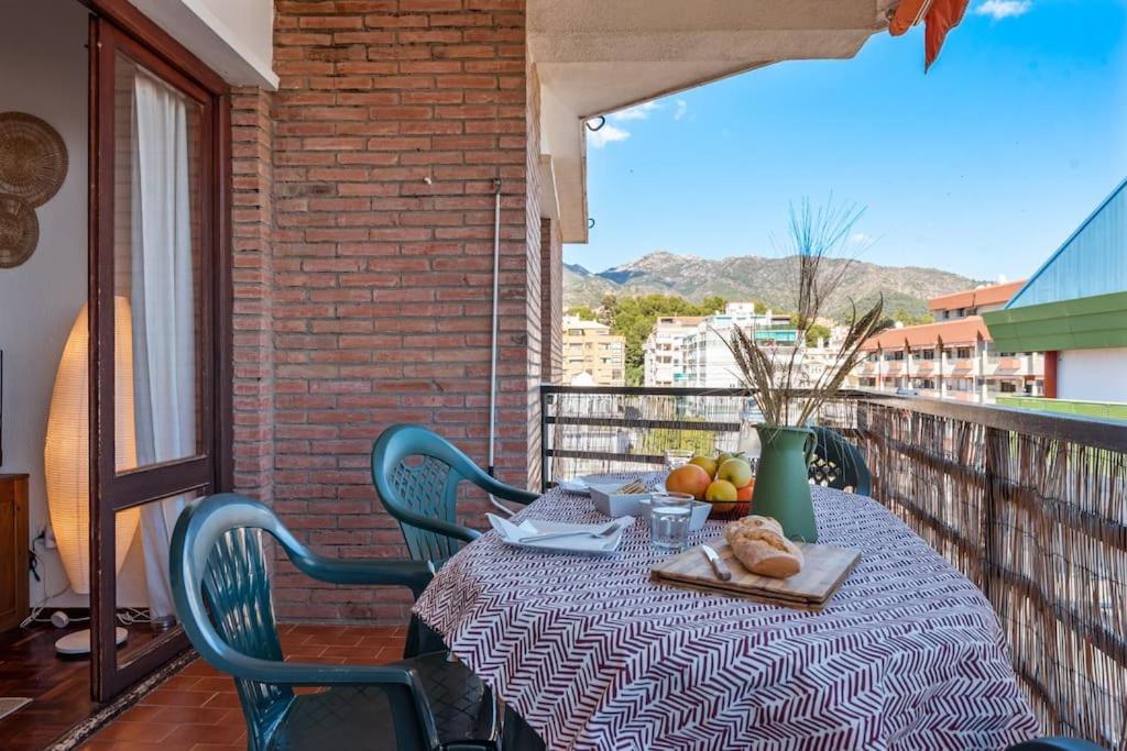 Central Beach Apartment With Free Parking And Pool Μαρμπέλλα Εξωτερικό φωτογραφία